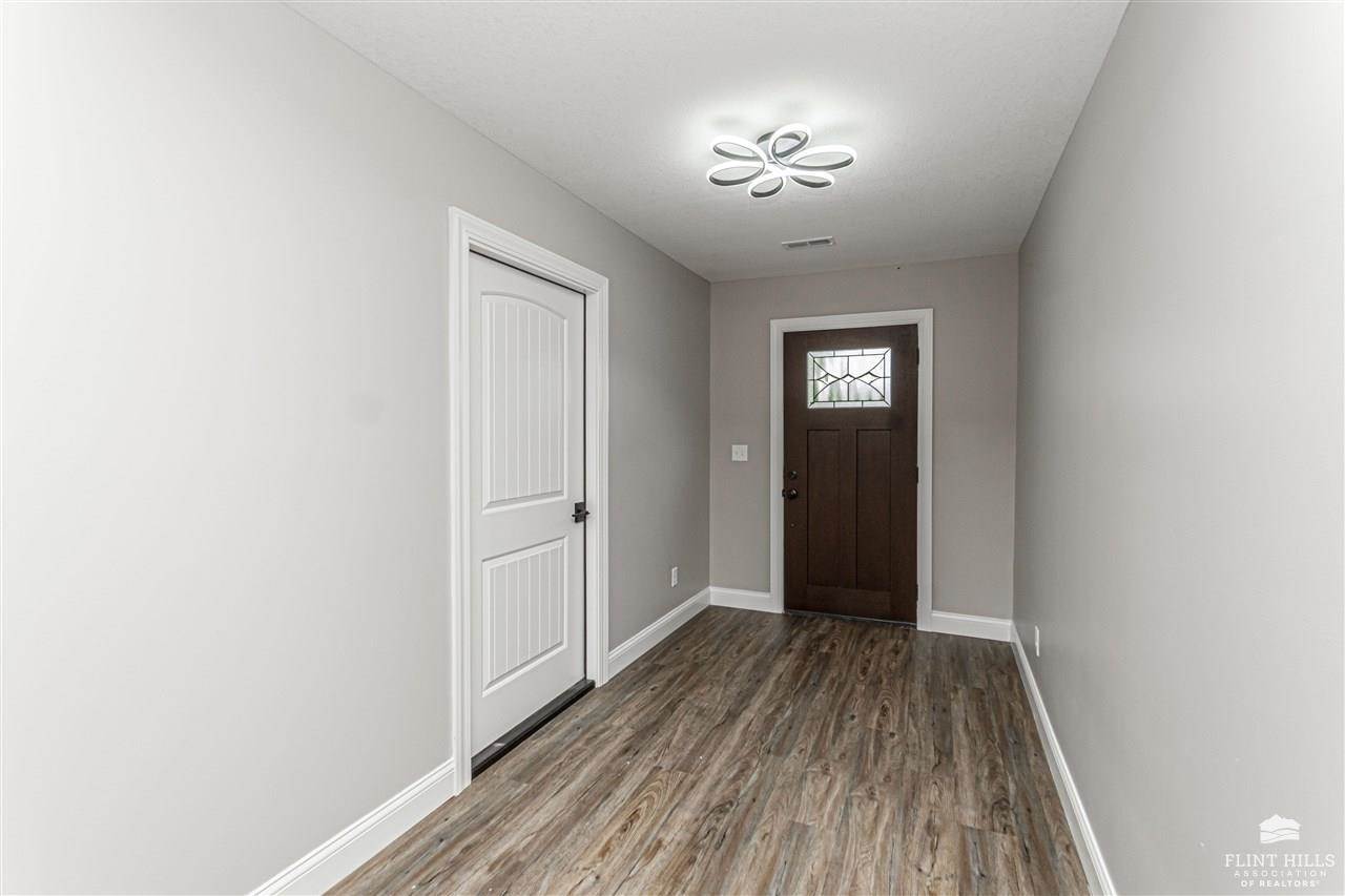 2046 Sutter Woods Road, Junction City, KS 66441