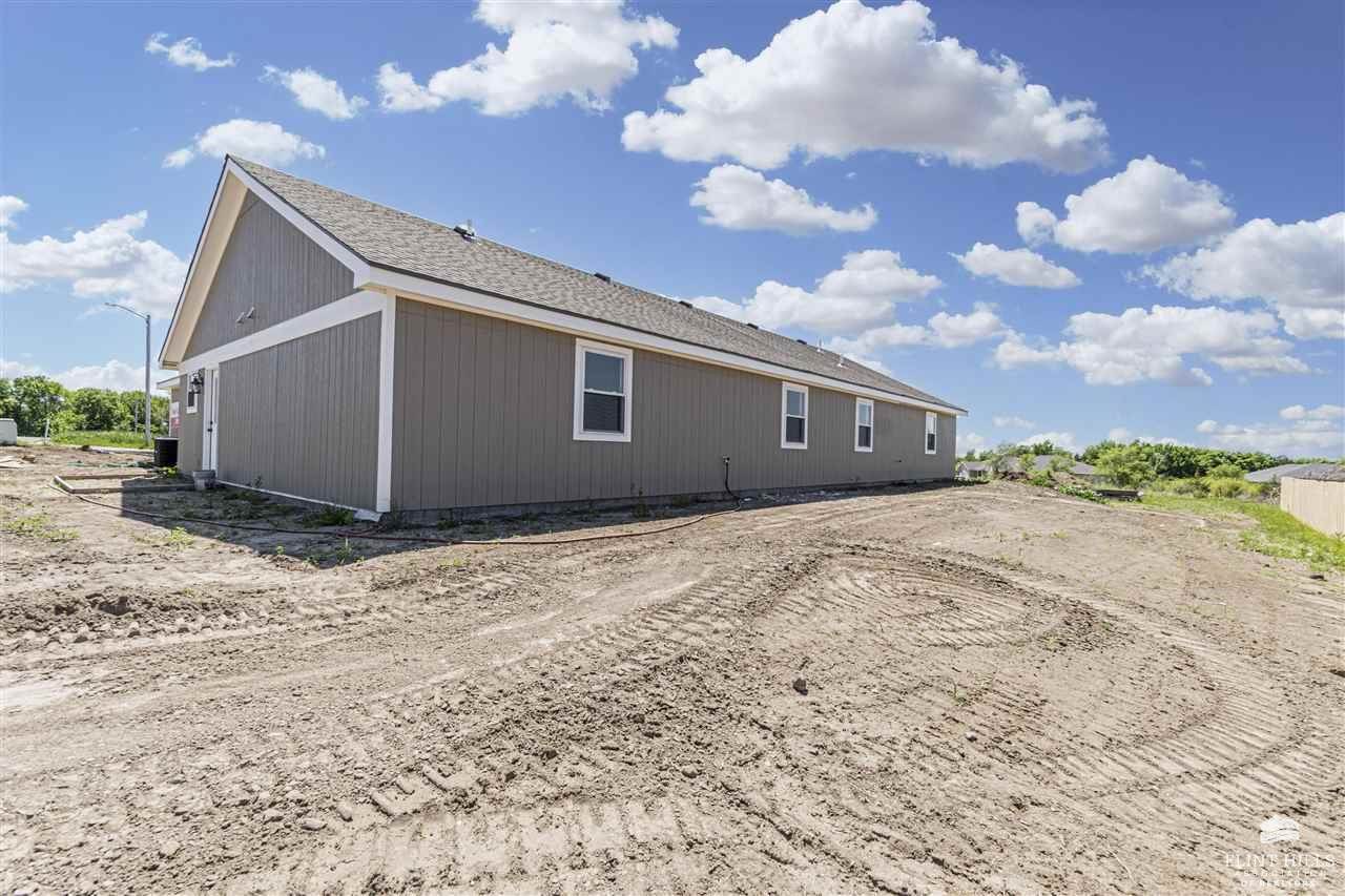 2046 Sutter Woods Road, Junction City, KS 66441