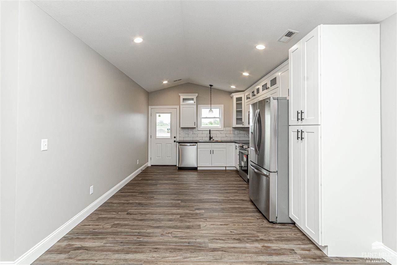 2046 Sutter Woods Road, Junction City, KS 66441