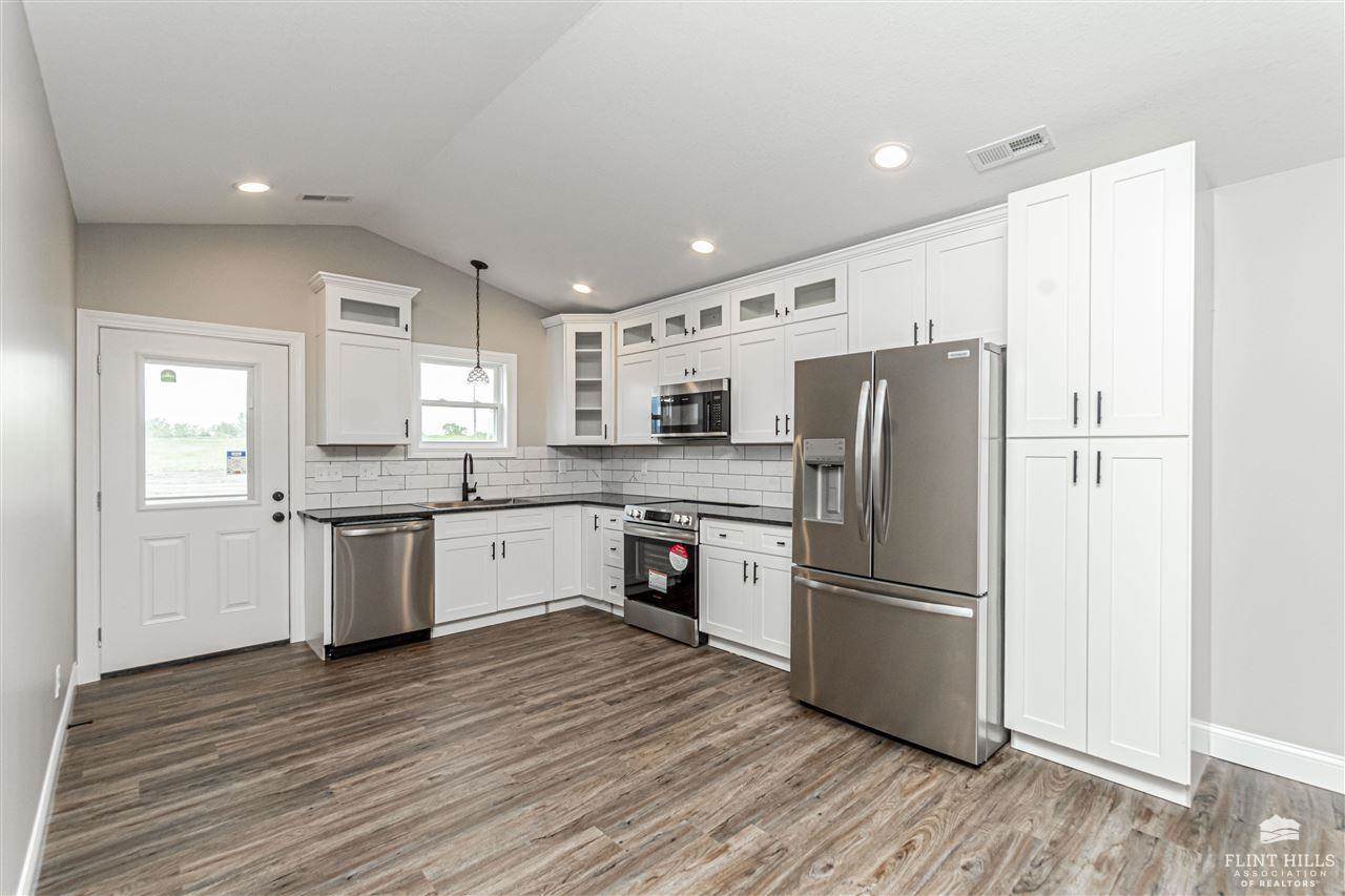 2046 Sutter Woods Road, Junction City, KS 66441