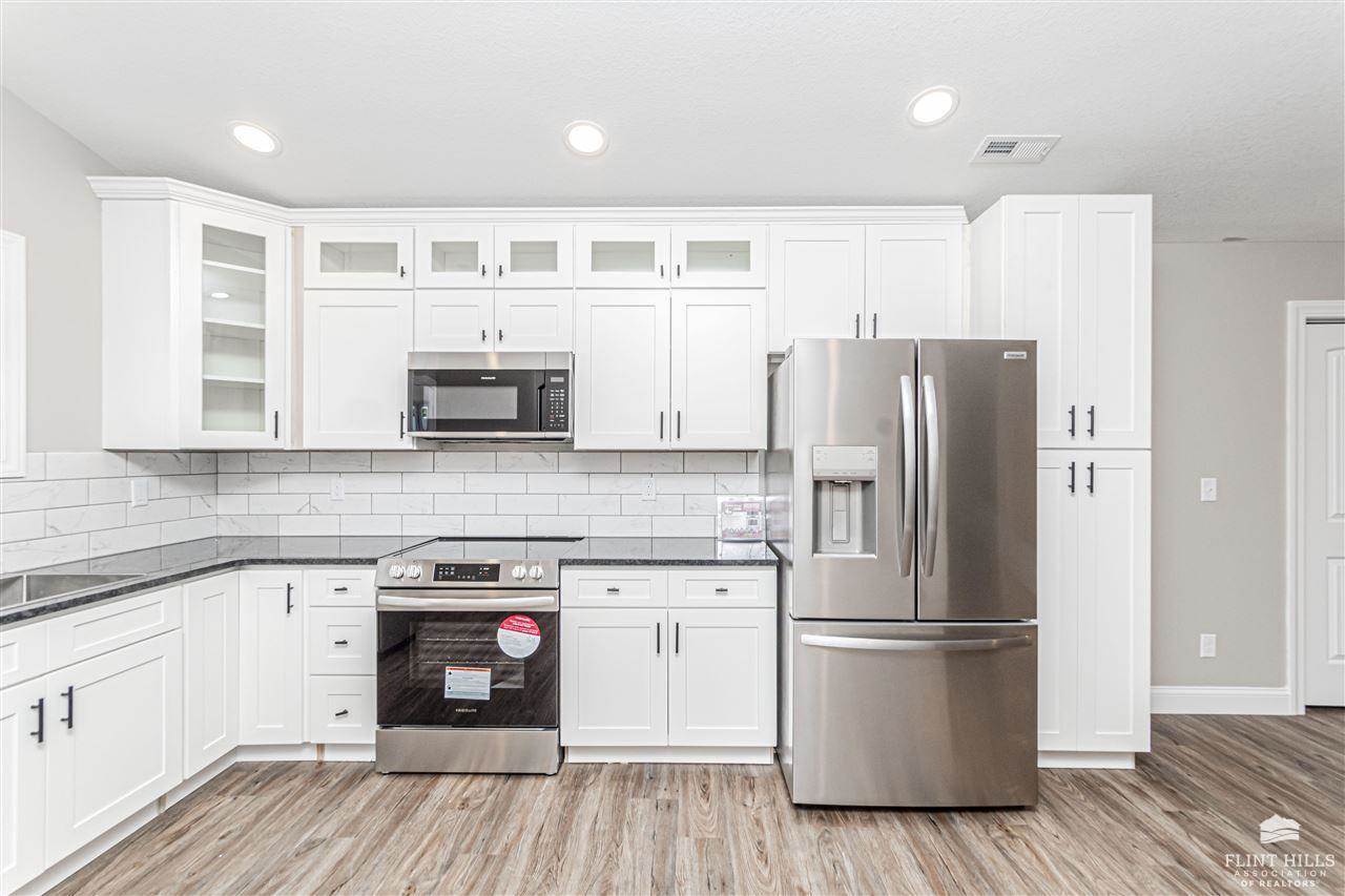 2046 Sutter Woods Road, Junction City, KS 66441