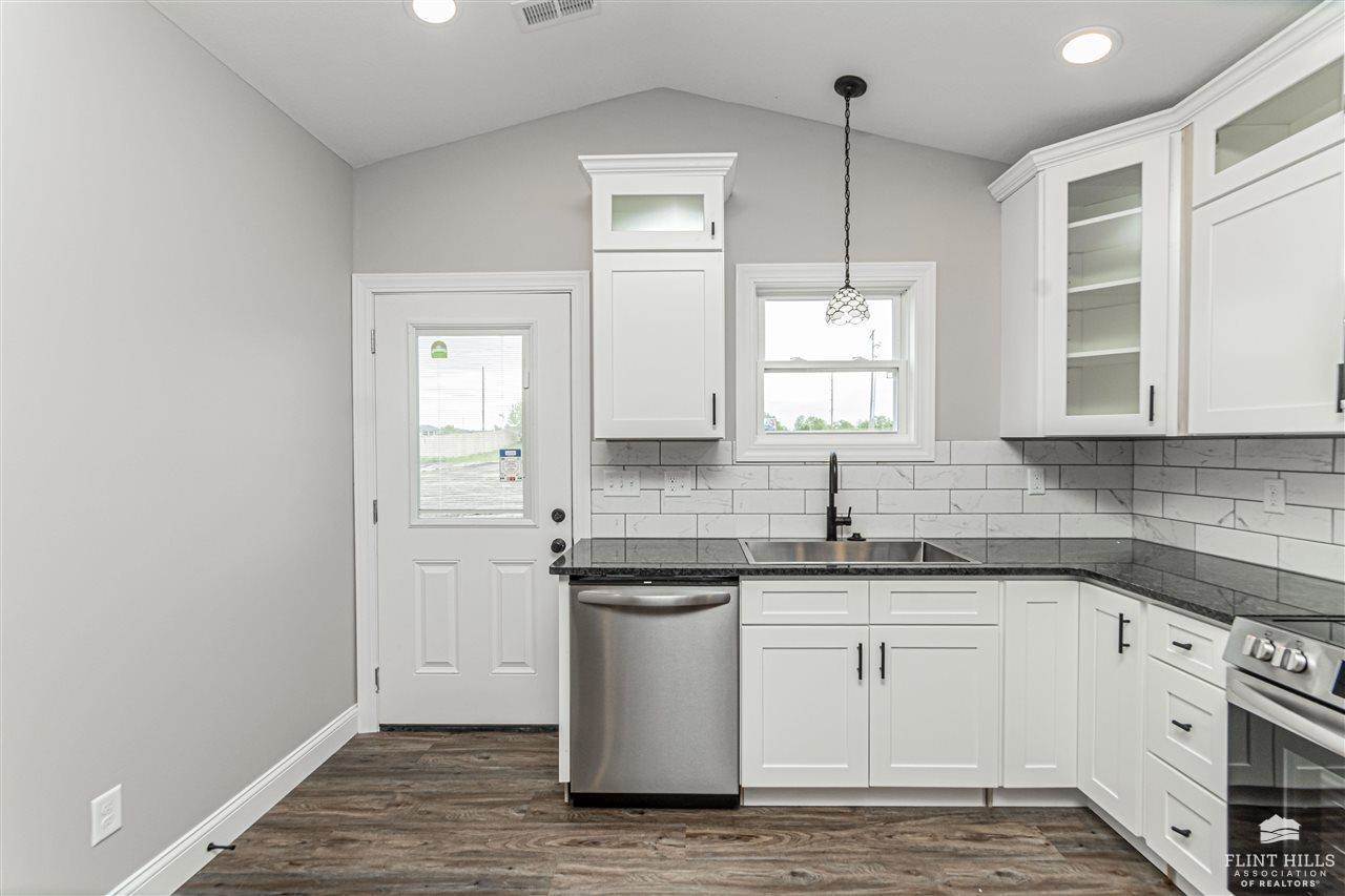 2046 Sutter Woods Road, Junction City, KS 66441