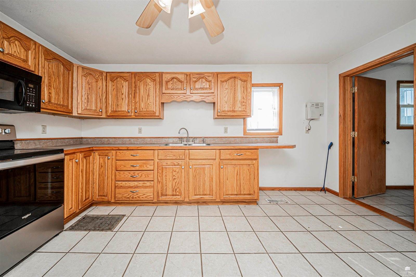 1697 Hwy 43, Enterprise, KS 67441