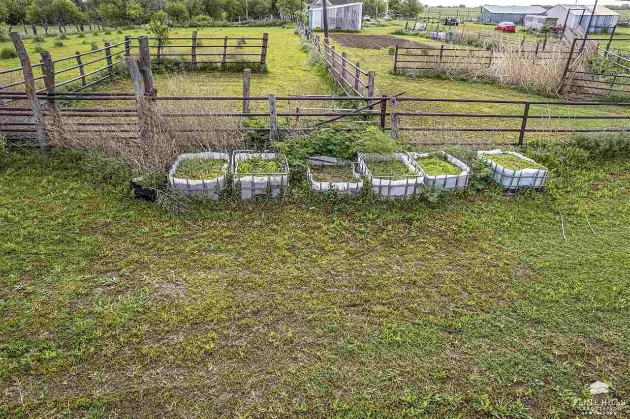 1697 Hwy 43, Enterprise, KS 67441