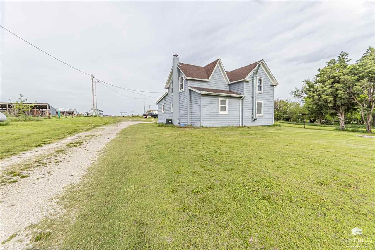 1697 Hwy 43, Enterprise, KS 67441