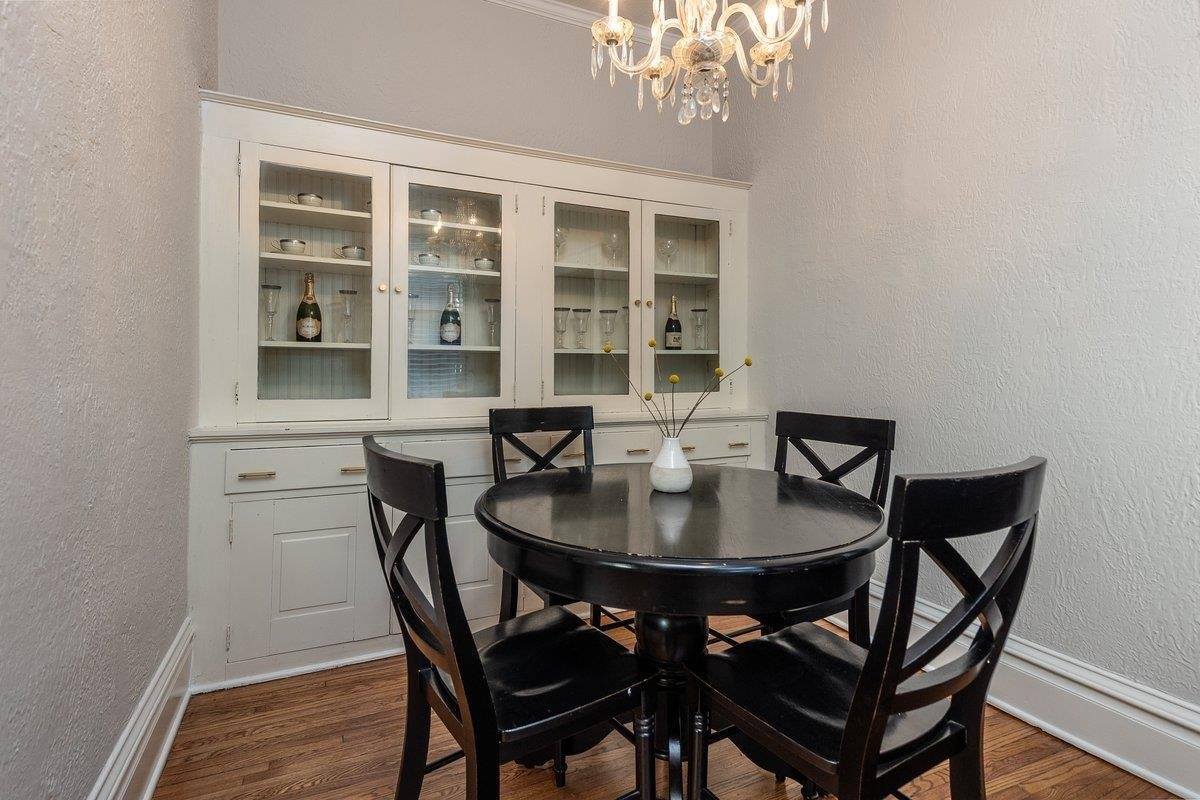 1557 Forest, Memphis, TN 38112