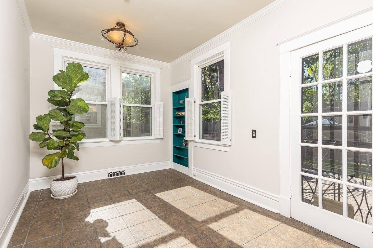 1557 Forest, Memphis, TN 38112