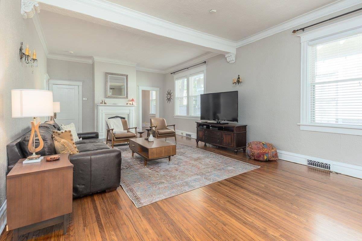 1557 Forest, Memphis, TN 38112