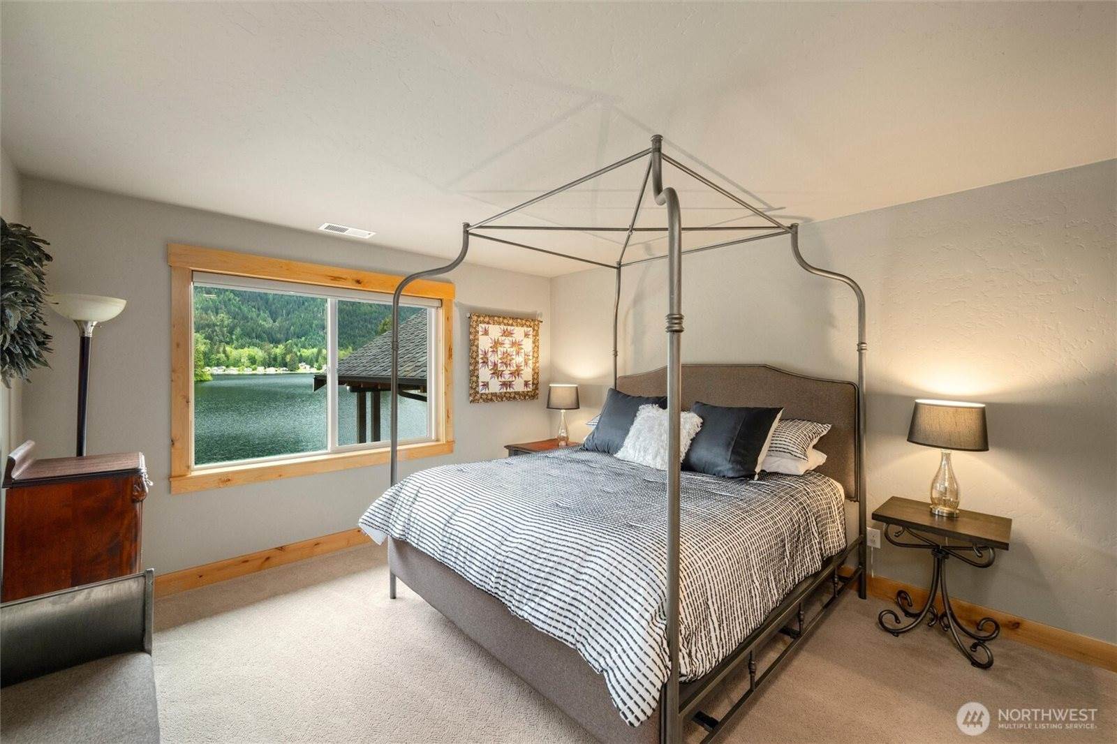 33184 West Shore Drive, Mount Vernon, WA 98274