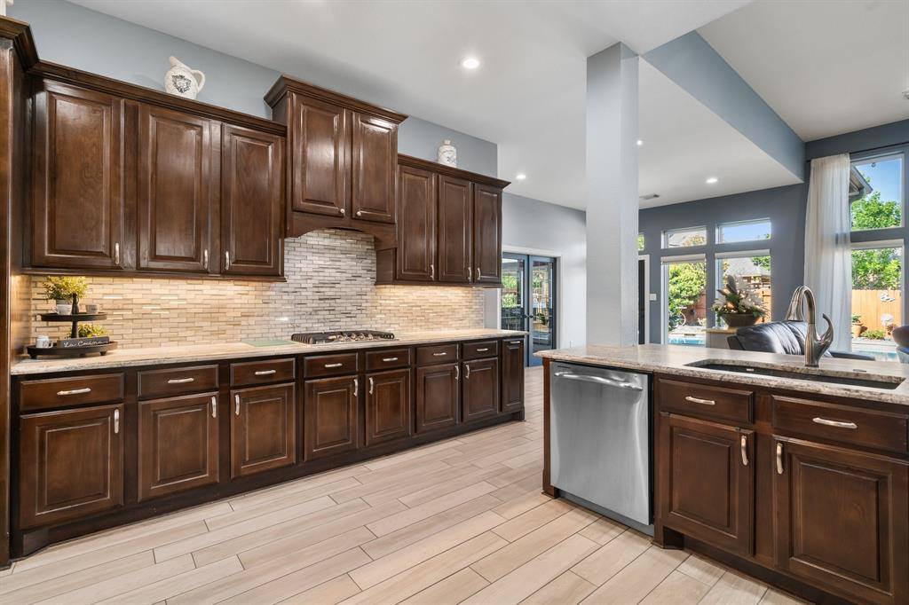 16406 Sawyer Knoll Lane, Houston, TX 77044