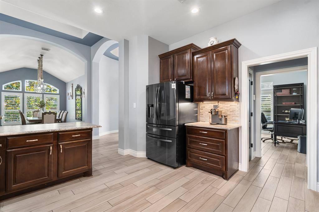 16406 Sawyer Knoll Lane, Houston, TX 77044