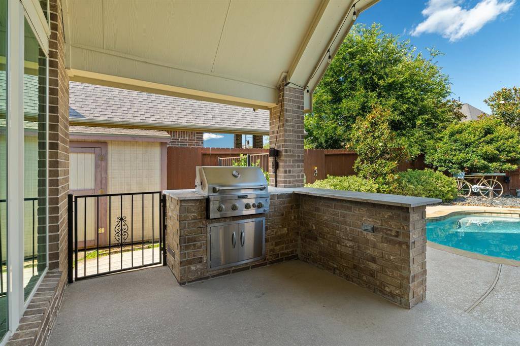 16406 Sawyer Knoll Lane, Houston, TX 77044