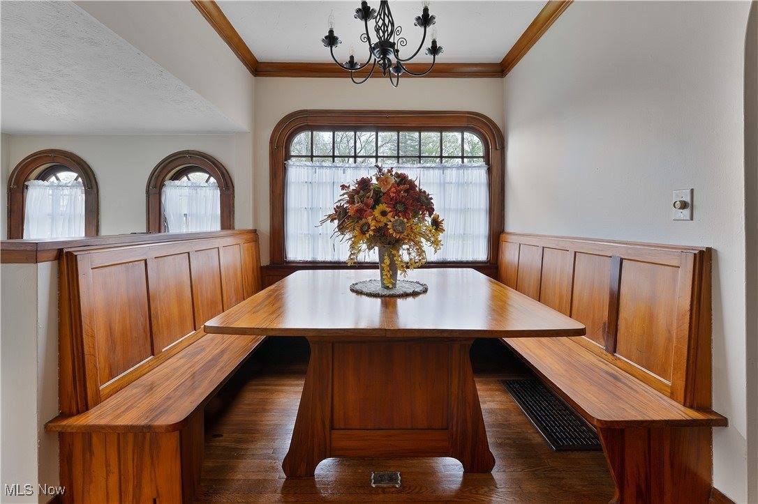 2004 Mahoning Avenue NW, Warren, OH 44483