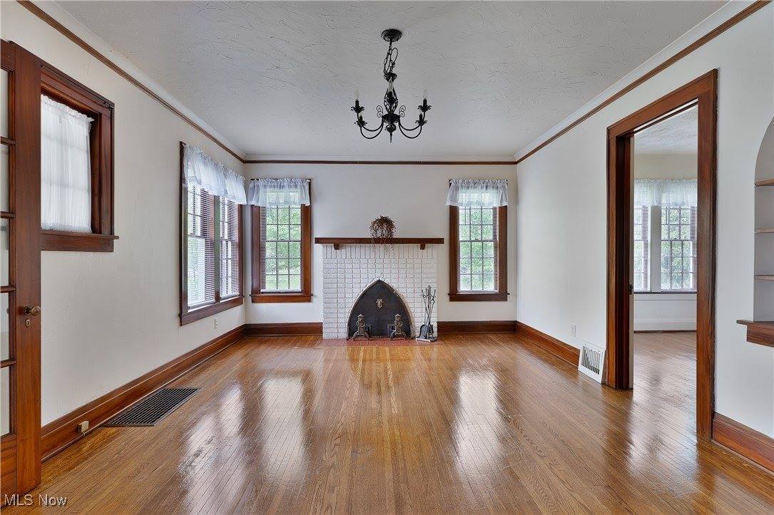 2004 Mahoning Avenue NW, Warren, OH 44483