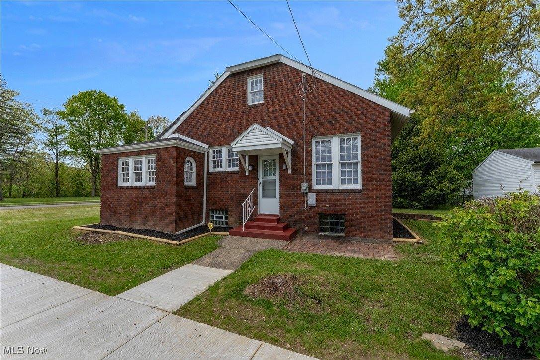 2004 Mahoning Avenue NW, Warren, OH 44483