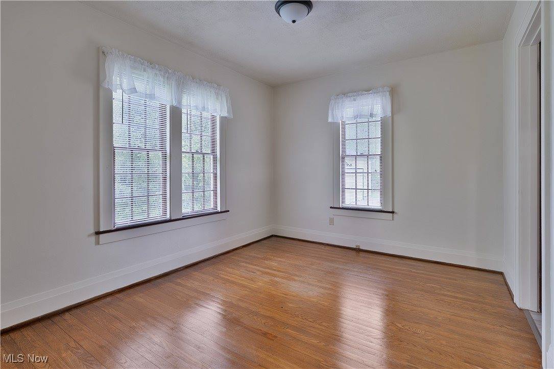 2004 Mahoning Avenue NW, Warren, OH 44483