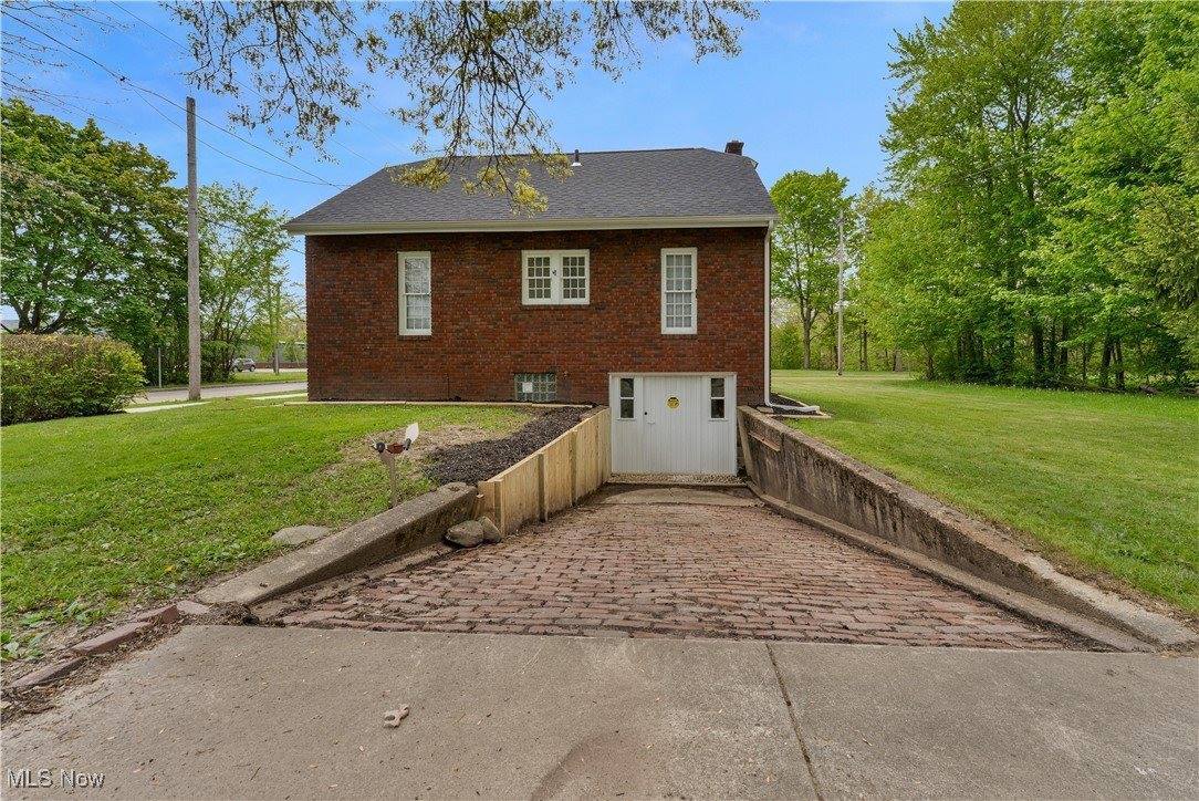 2004 Mahoning Avenue NW, Warren, OH 44483