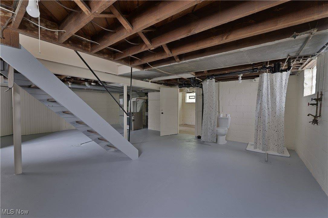 2004 Mahoning Avenue NW, Warren, OH 44483