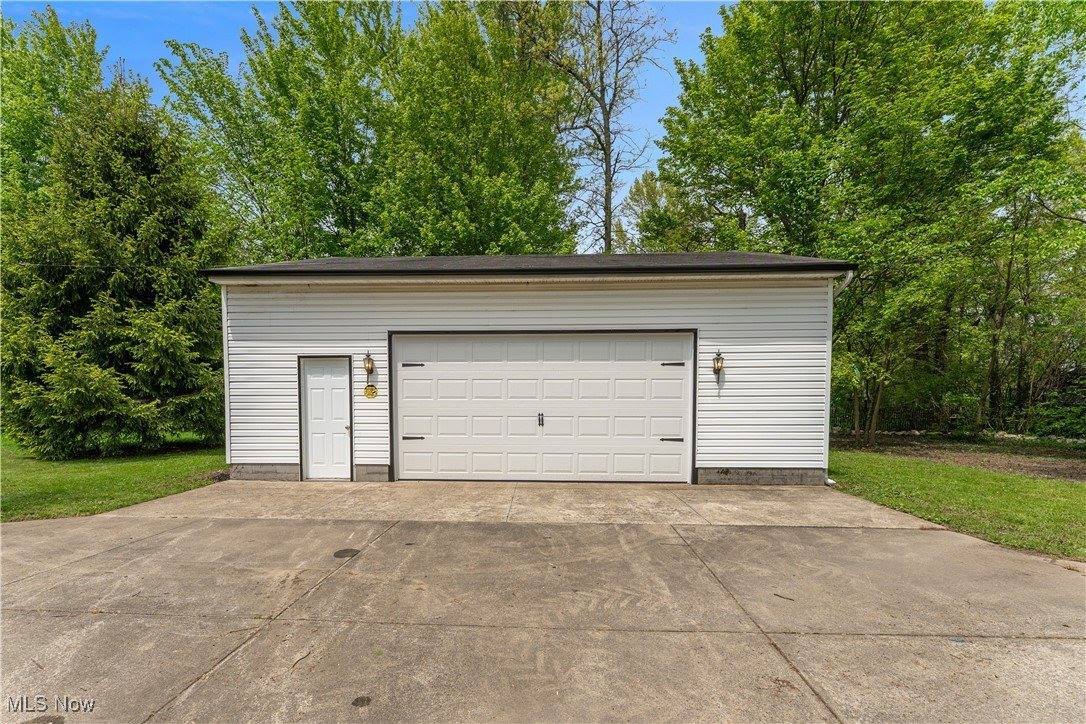 2004 Mahoning Avenue NW, Warren, OH 44483