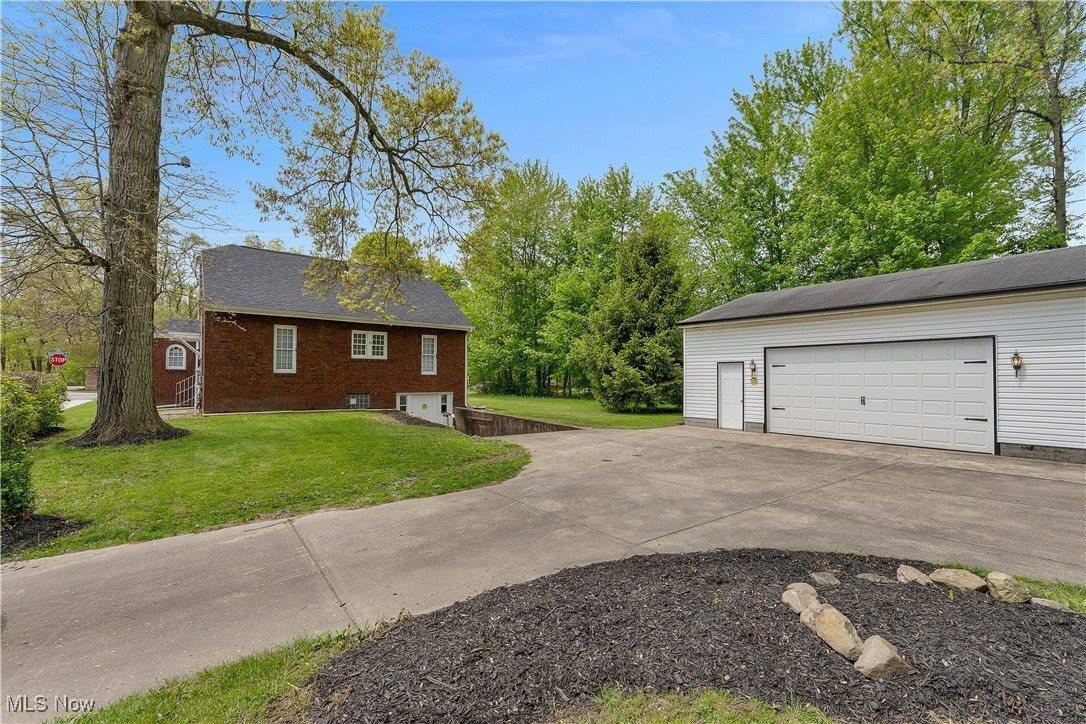 2004 Mahoning Avenue NW, Warren, OH 44483