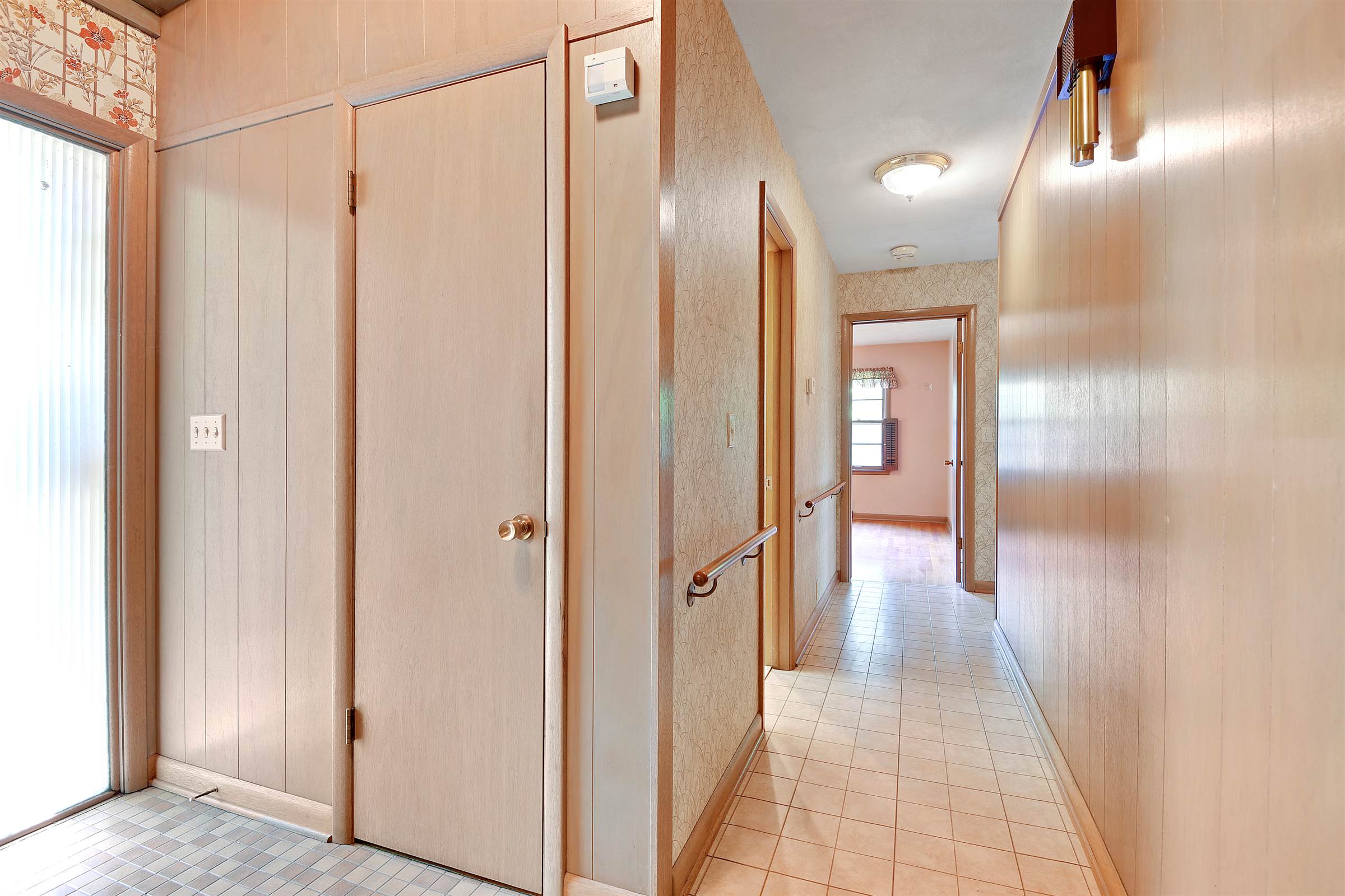 6521 Burnham Street, Merriam, KS 66202