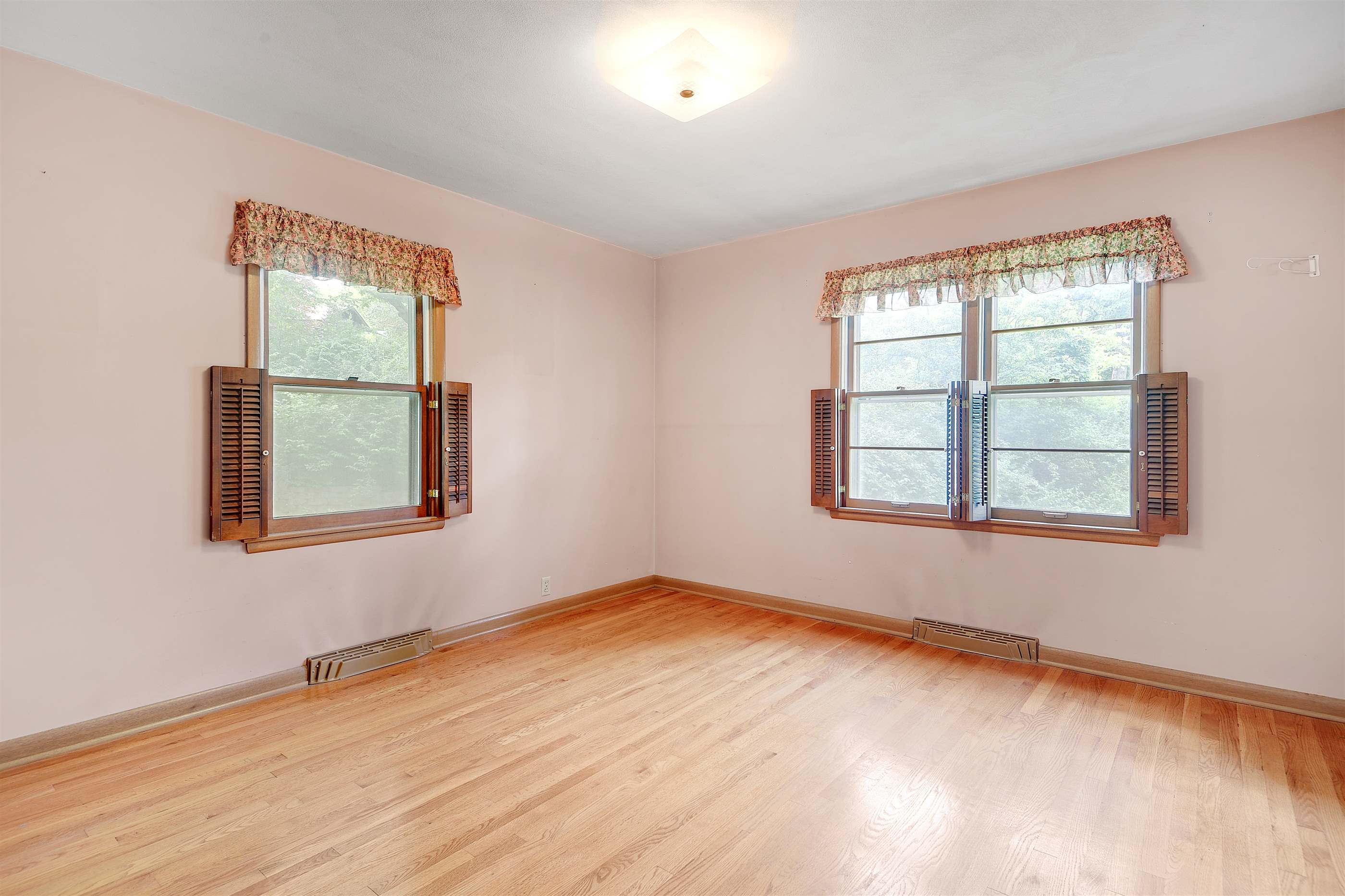 6521 Burnham Street, Merriam, KS 66202