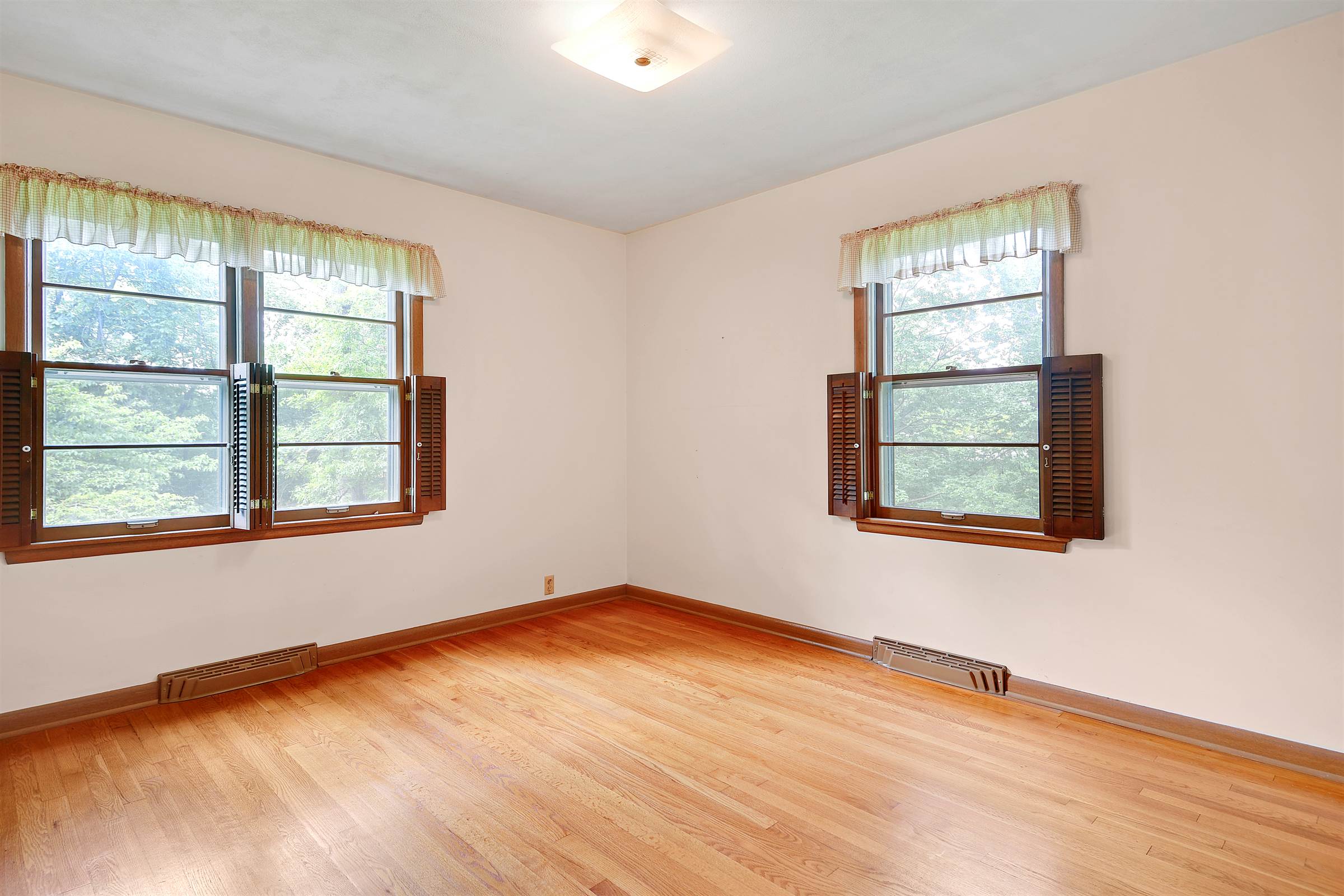 6521 Burnham Street, Merriam, KS 66202