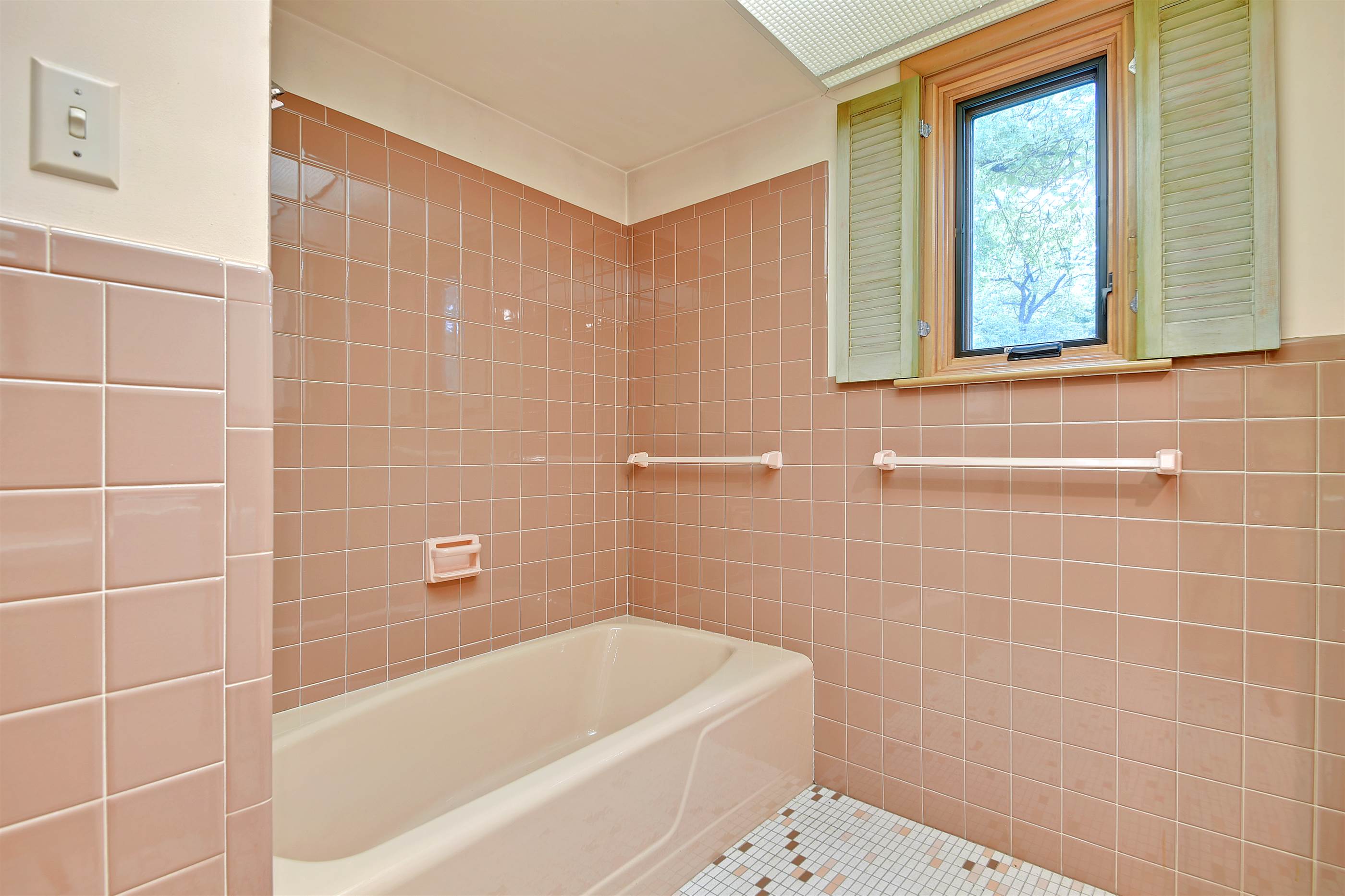 6521 Burnham Street, Merriam, KS 66202