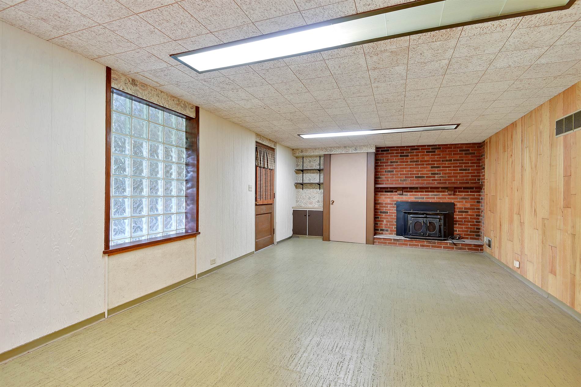 6521 Burnham Street, Merriam, KS 66202