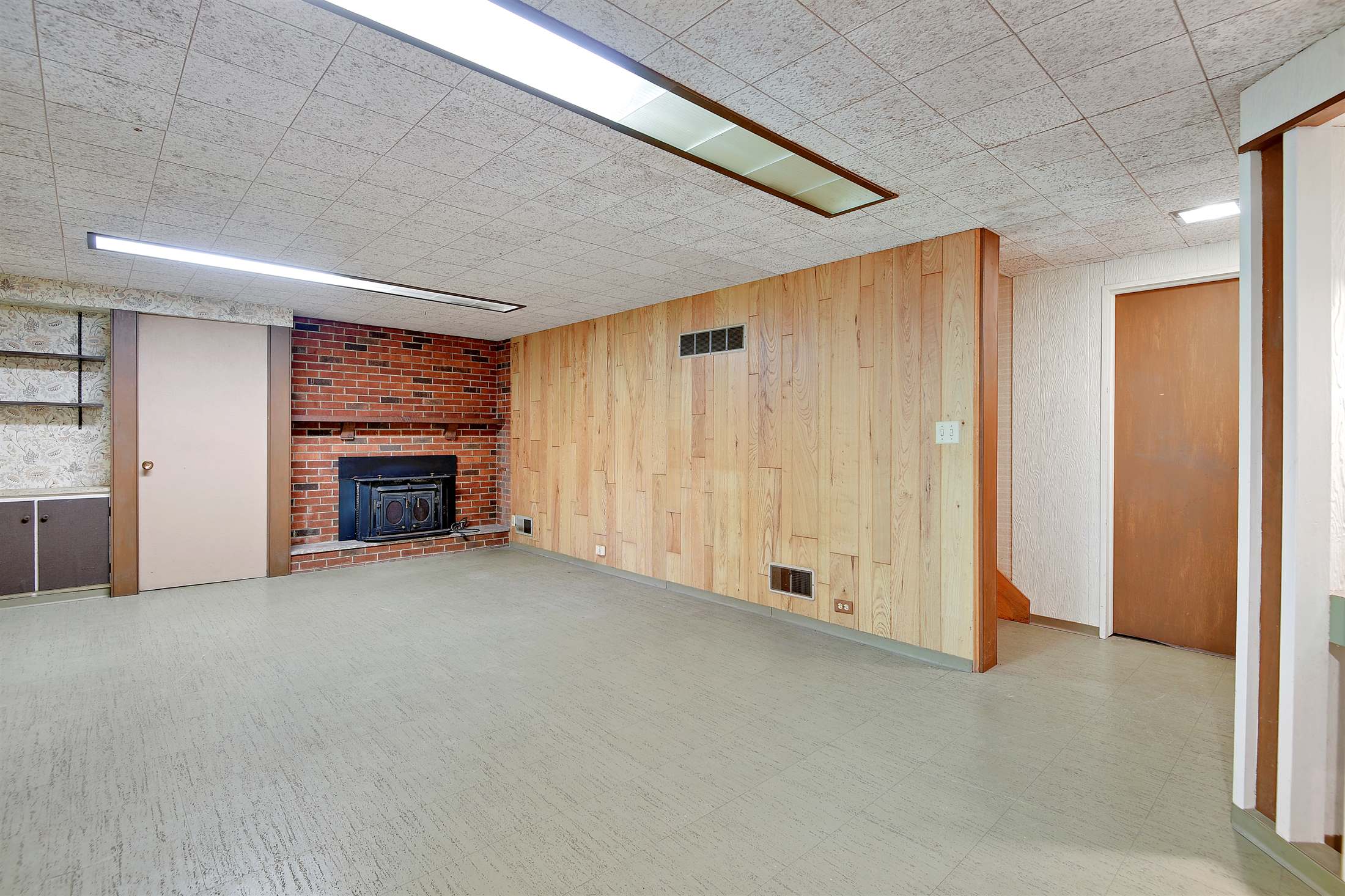 6521 Burnham Street, Merriam, KS 66202