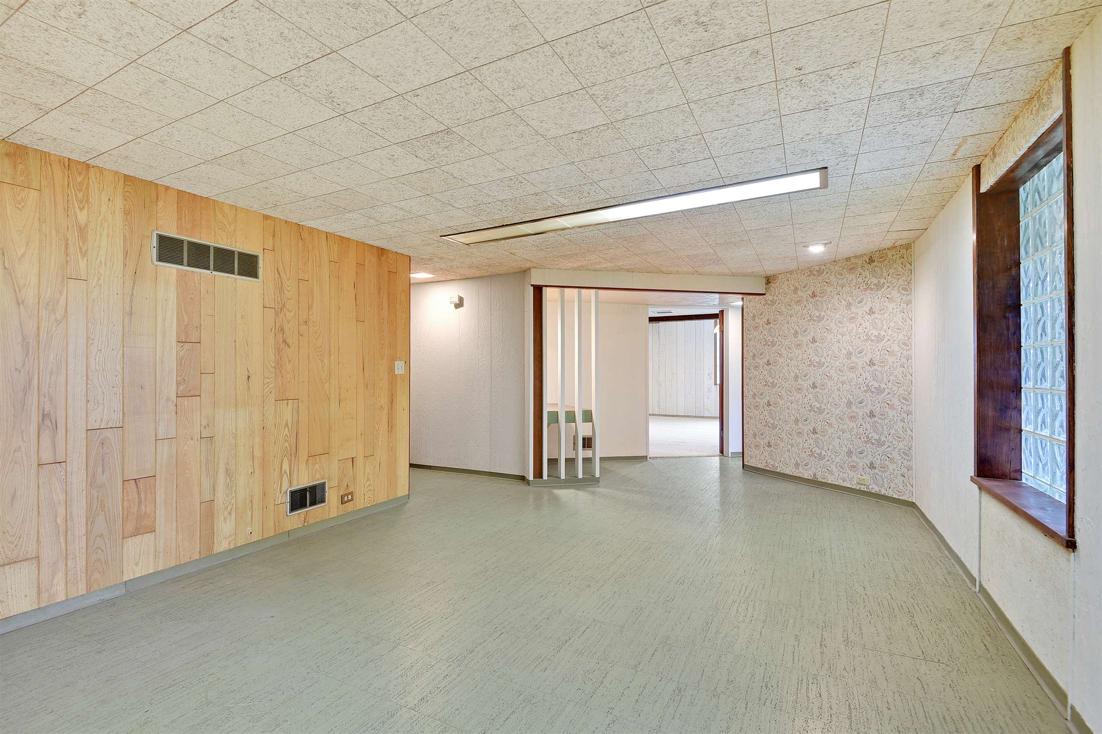 6521 Burnham Street, Merriam, KS 66202