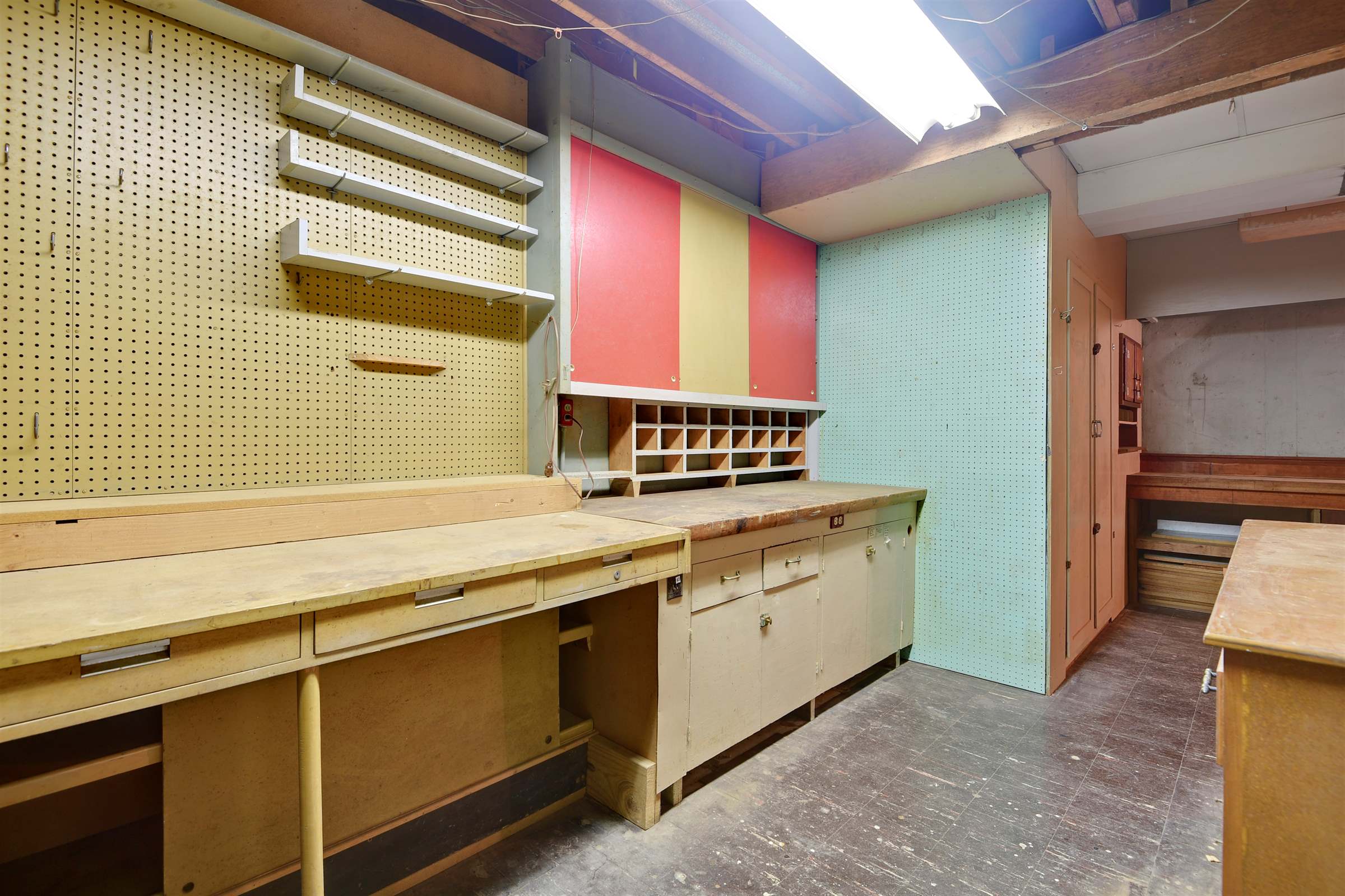 6521 Burnham Street, Merriam, KS 66202