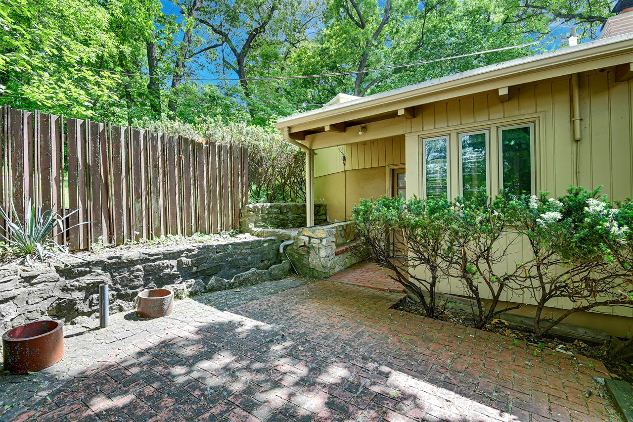 6521 Burnham Street, Merriam, KS 66202