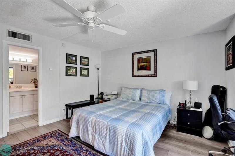 669 Cypress Ln 29B, Wilton Manors, FL 33305