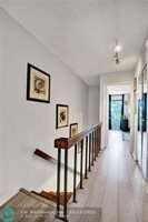 669 Cypress Ln 29B, Wilton Manors, FL 33305