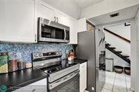 669 Cypress Ln 29B, Wilton Manors, FL 33305
