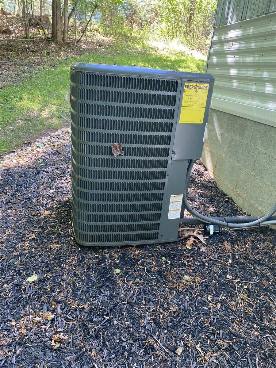 9 Blueberry Ln, Hardy, VA 24101