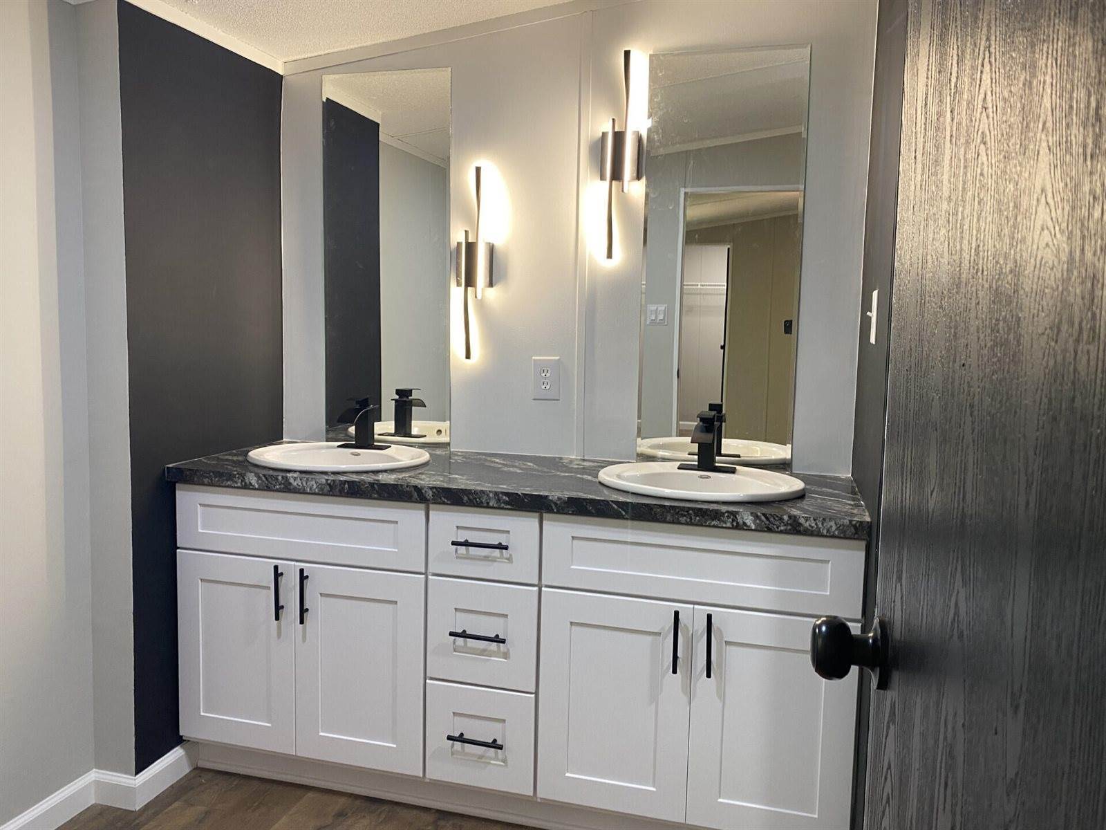 9 Blueberry Ln, Hardy, VA 24101