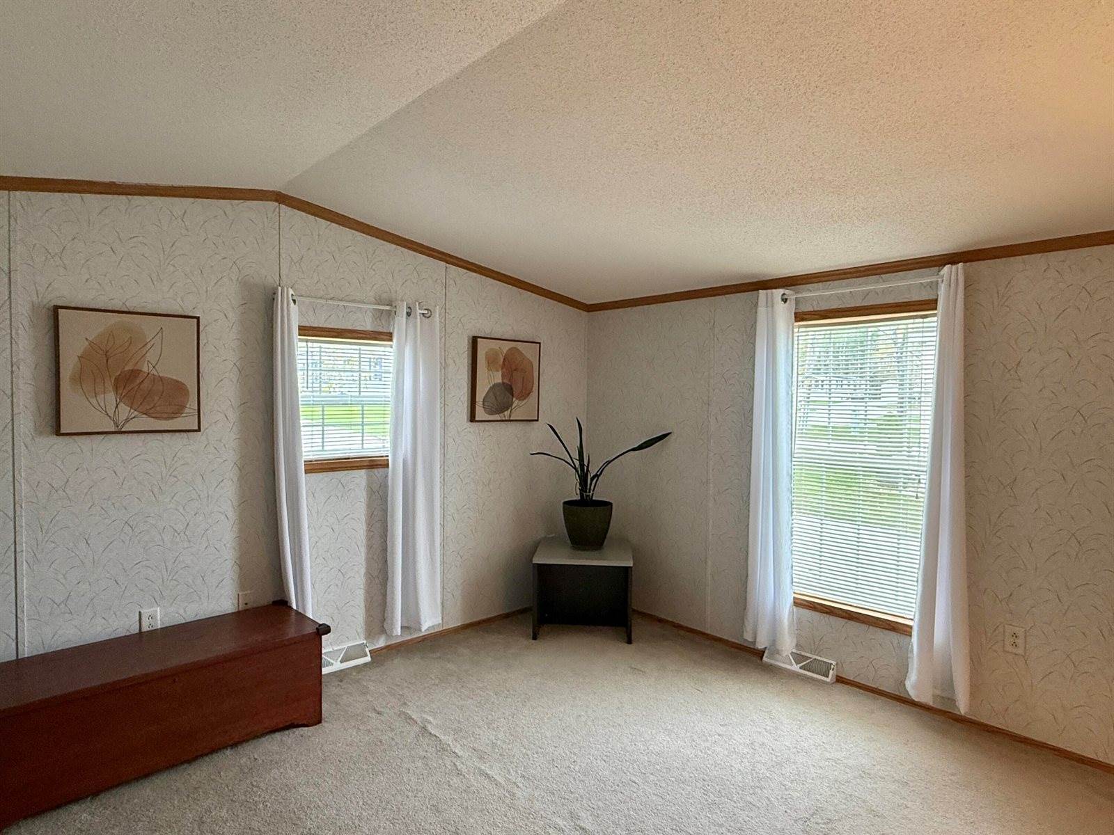 9 L Street, Bangor, ME 04401