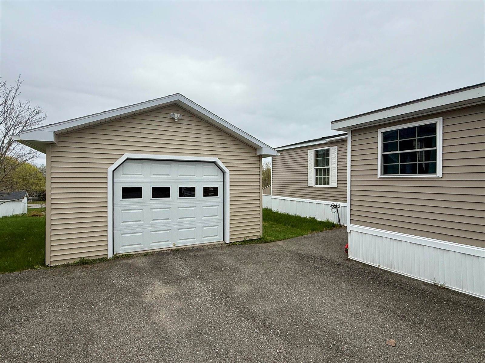 9 L Street, Bangor, ME 04401