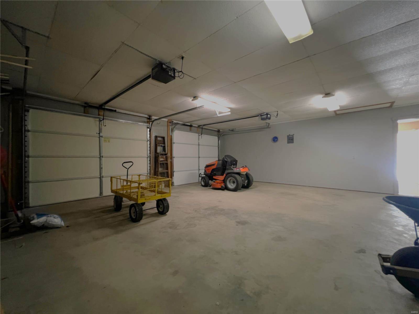 8 Highway K, Iberia, MO 65486