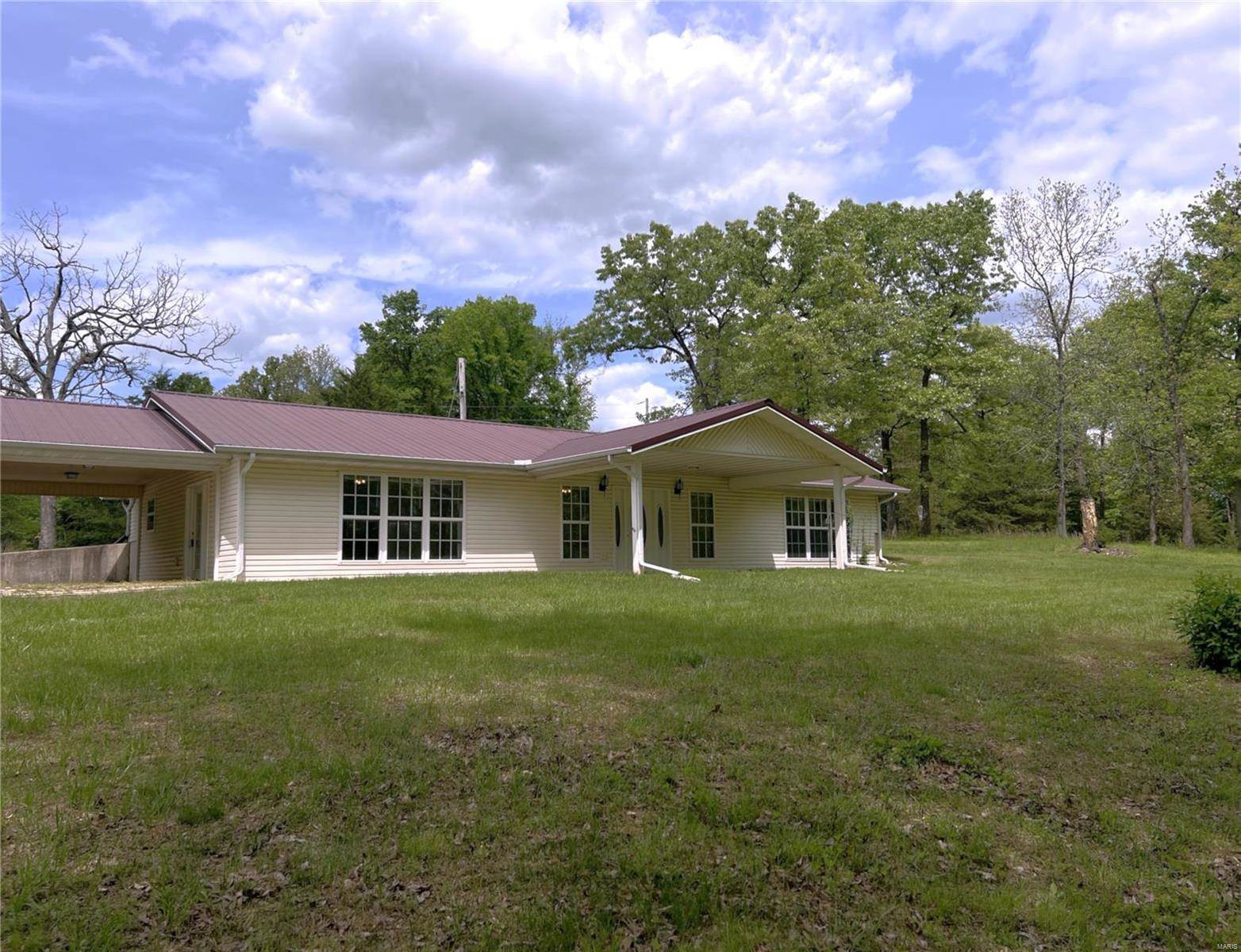 8 Highway K, Iberia, MO 65486