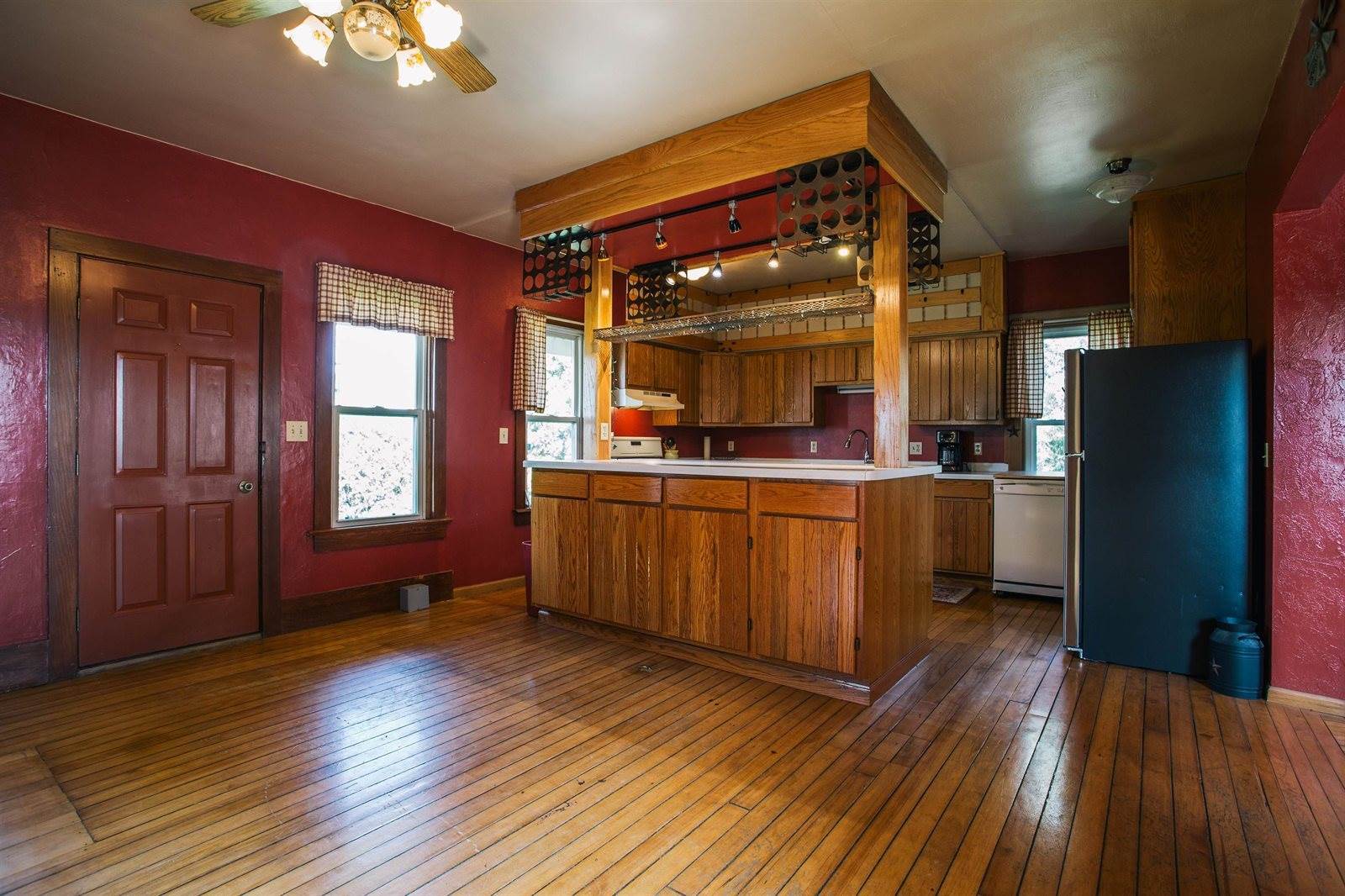 N6060 County Road K, Neillsville, WI 54456