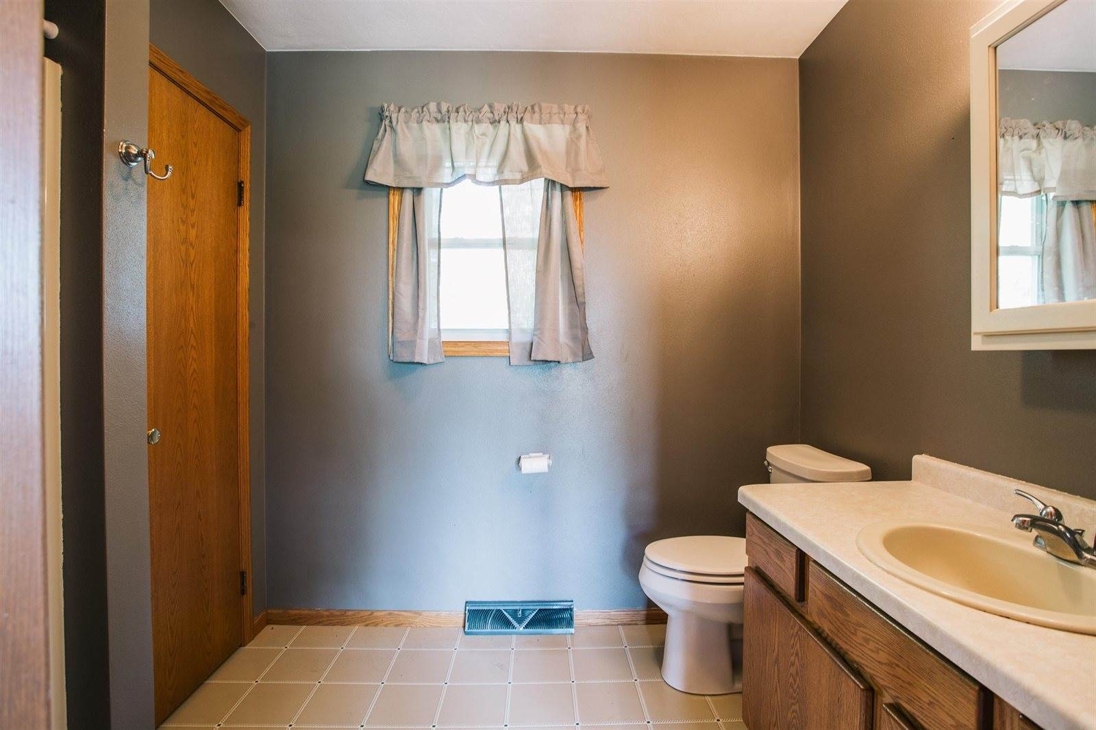 N6060 County Road K, Neillsville, WI 54456