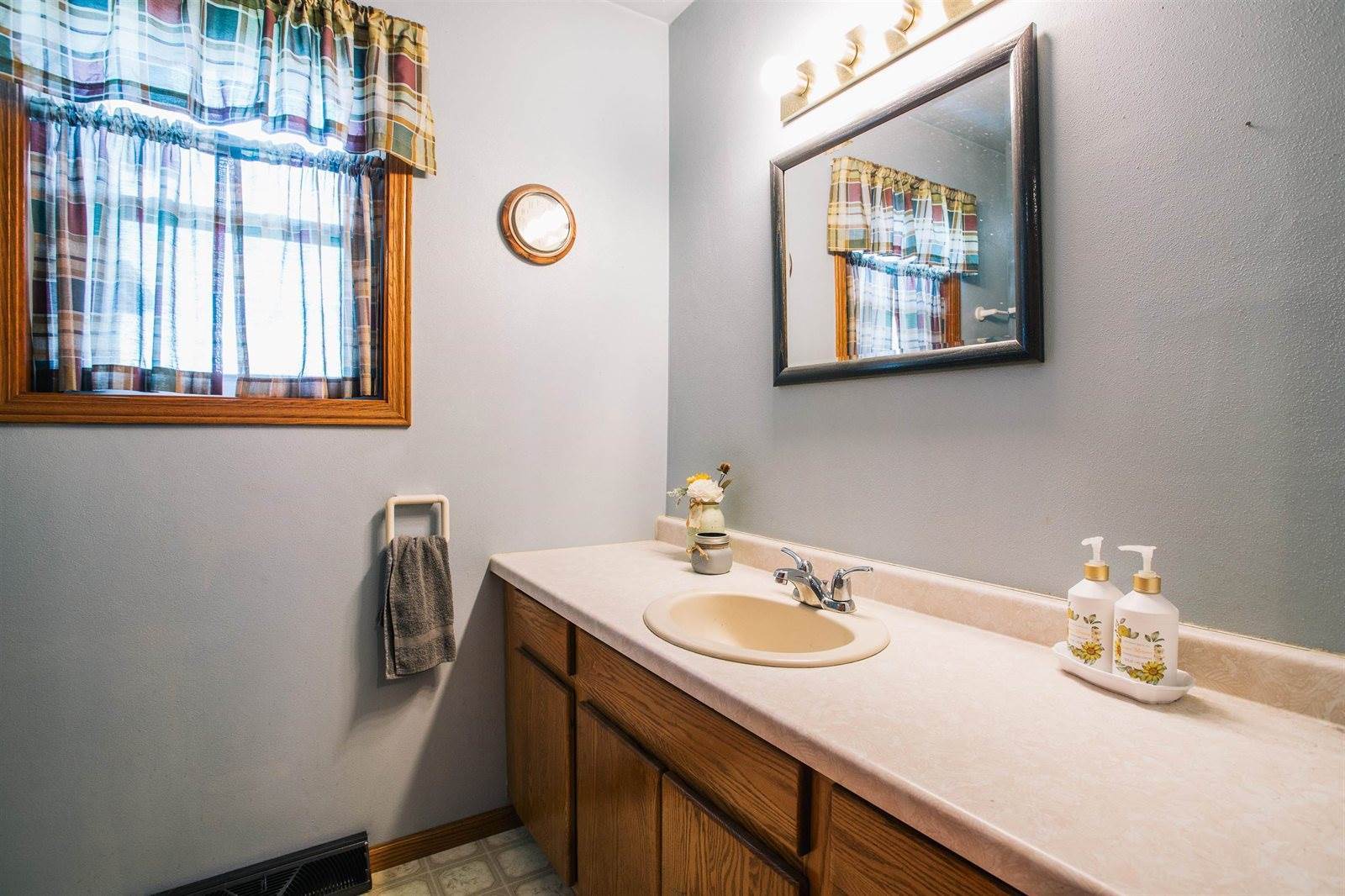 N6060 County Road K, Neillsville, WI 54456