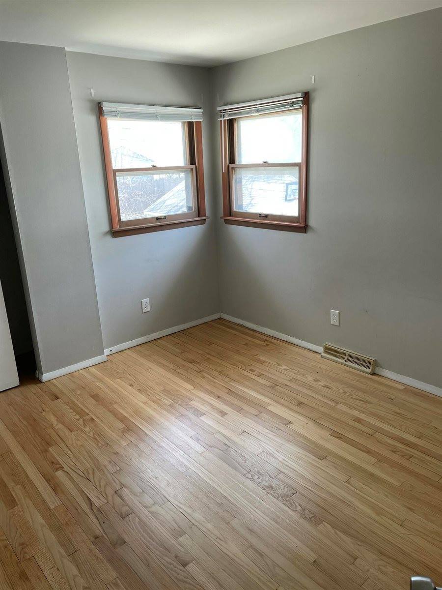 442 South 71st St, Milwaukee, WI 53214