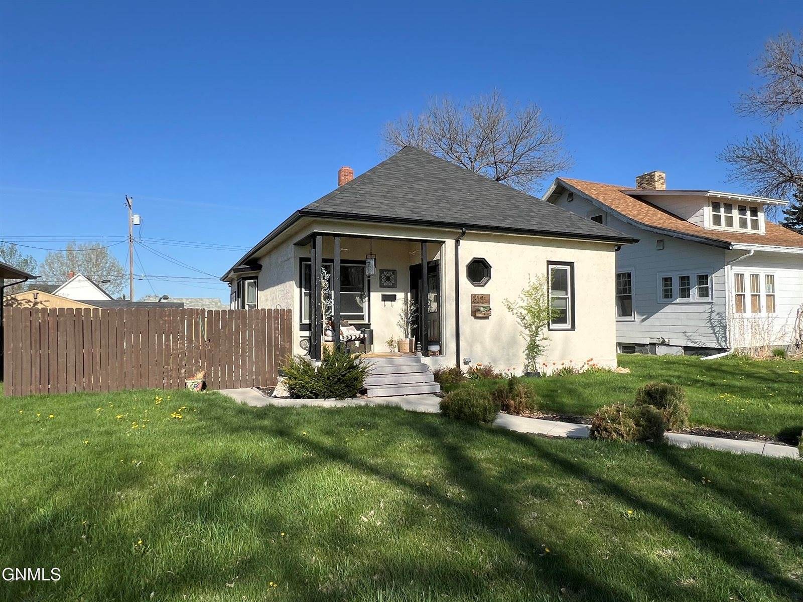 819 2nd Avenue East, Williston, ND 58801