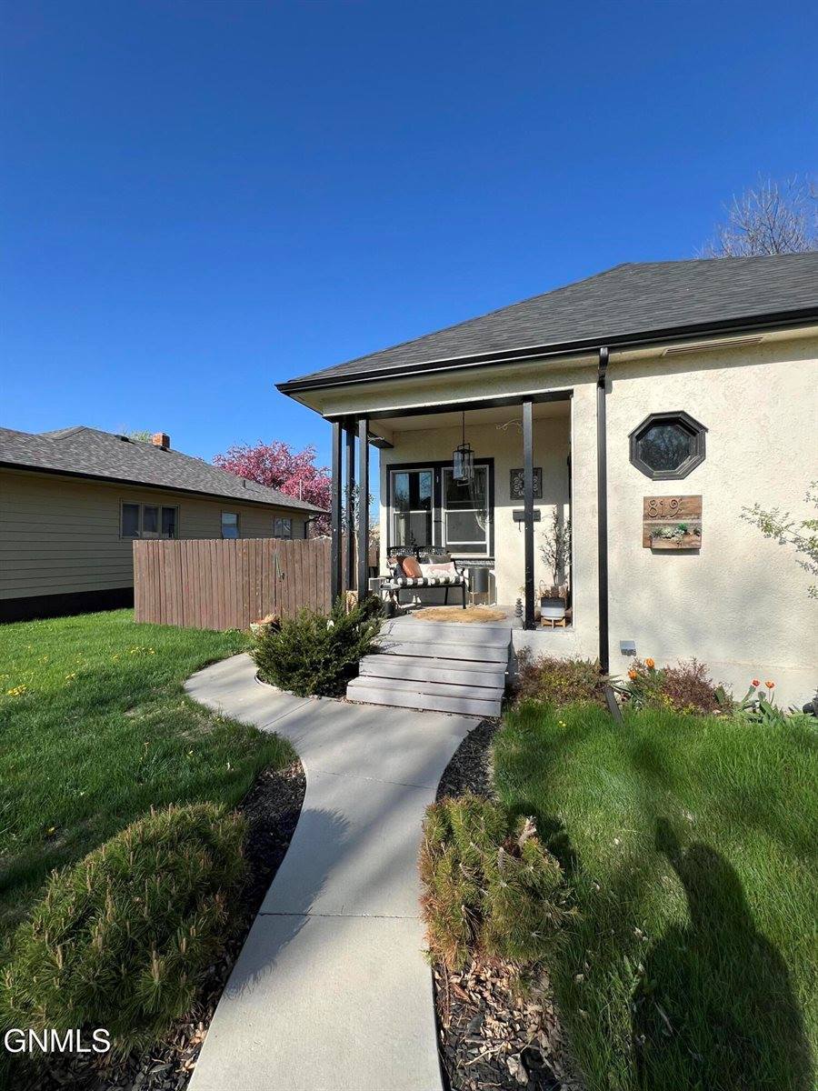 819 2nd Avenue East, Williston, ND 58801