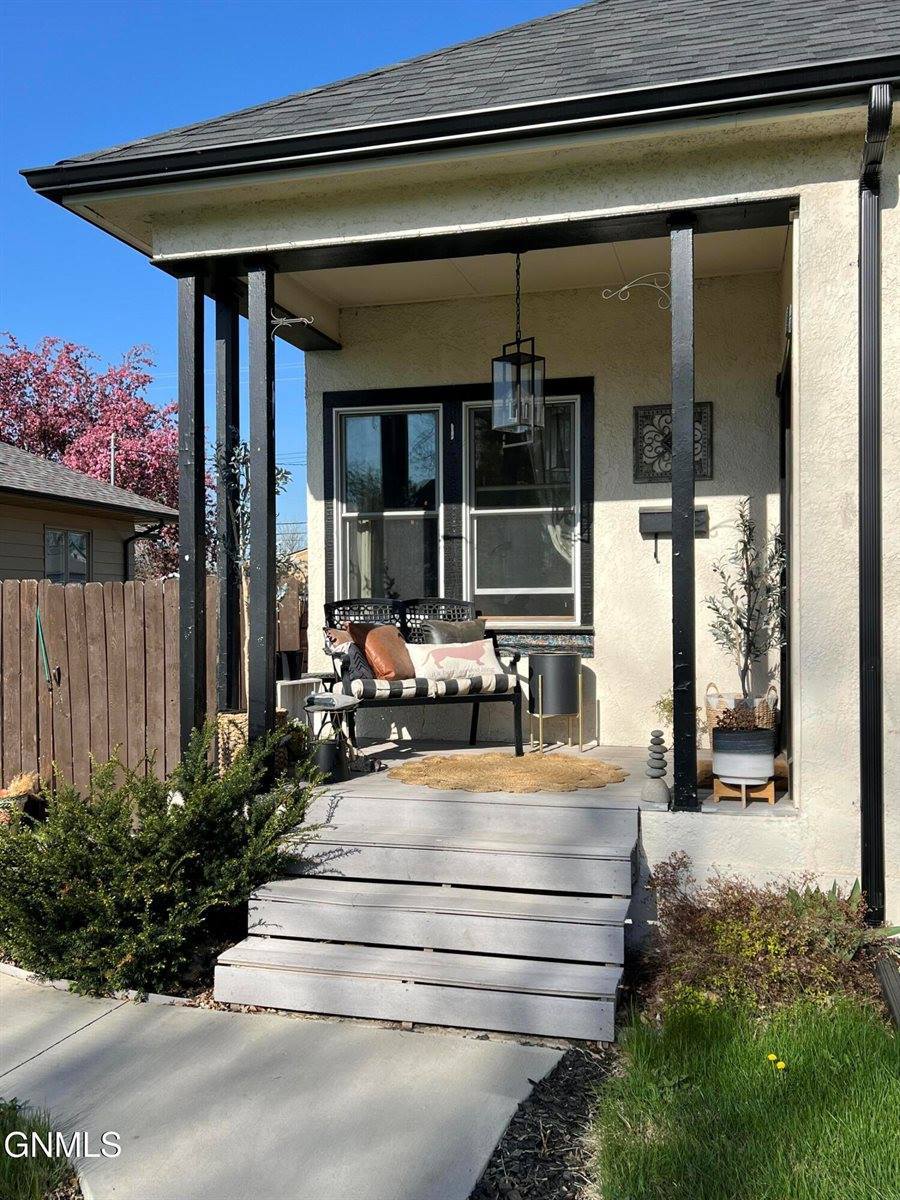 819 2nd Avenue East, Williston, ND 58801