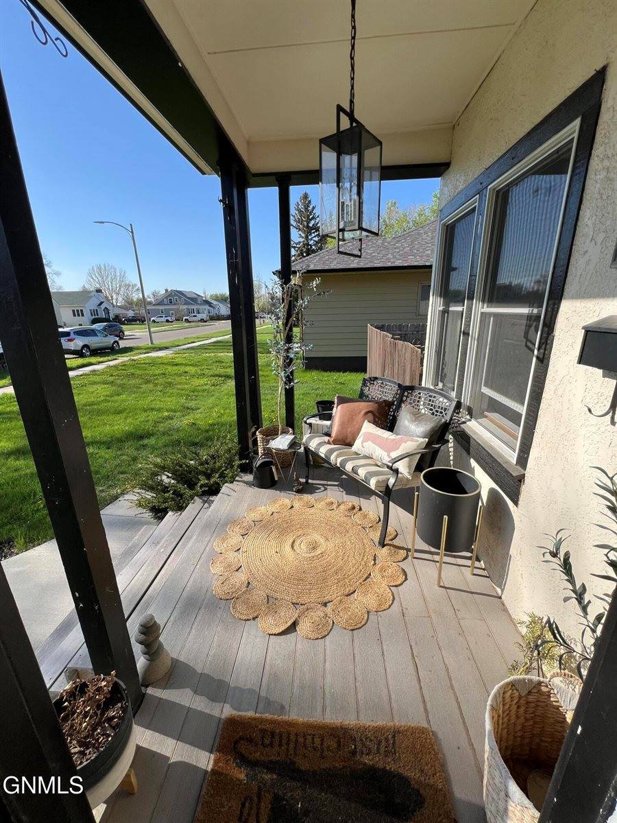 819 2nd Avenue East, Williston, ND 58801